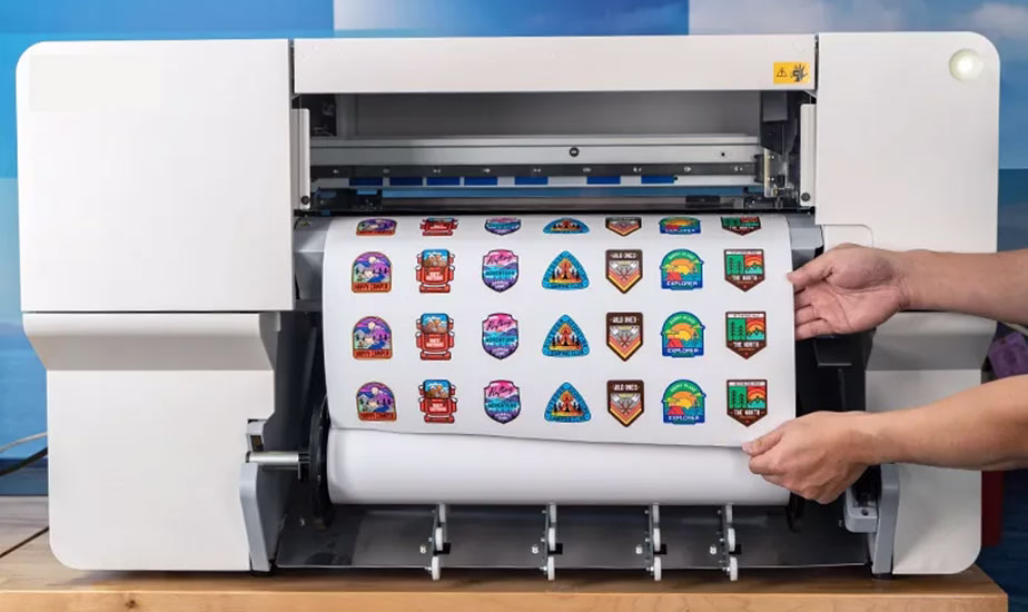 چاپ استیکر با طرح دلخواه + مزایا، کاربرد و نکات مهم برای آن